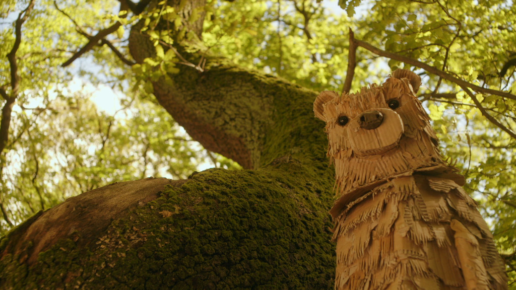 Table_Manners_bear_still